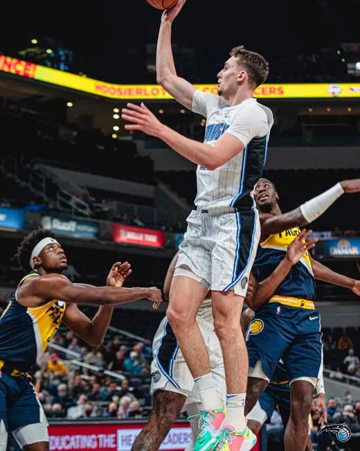 红土场地上 红土场地上