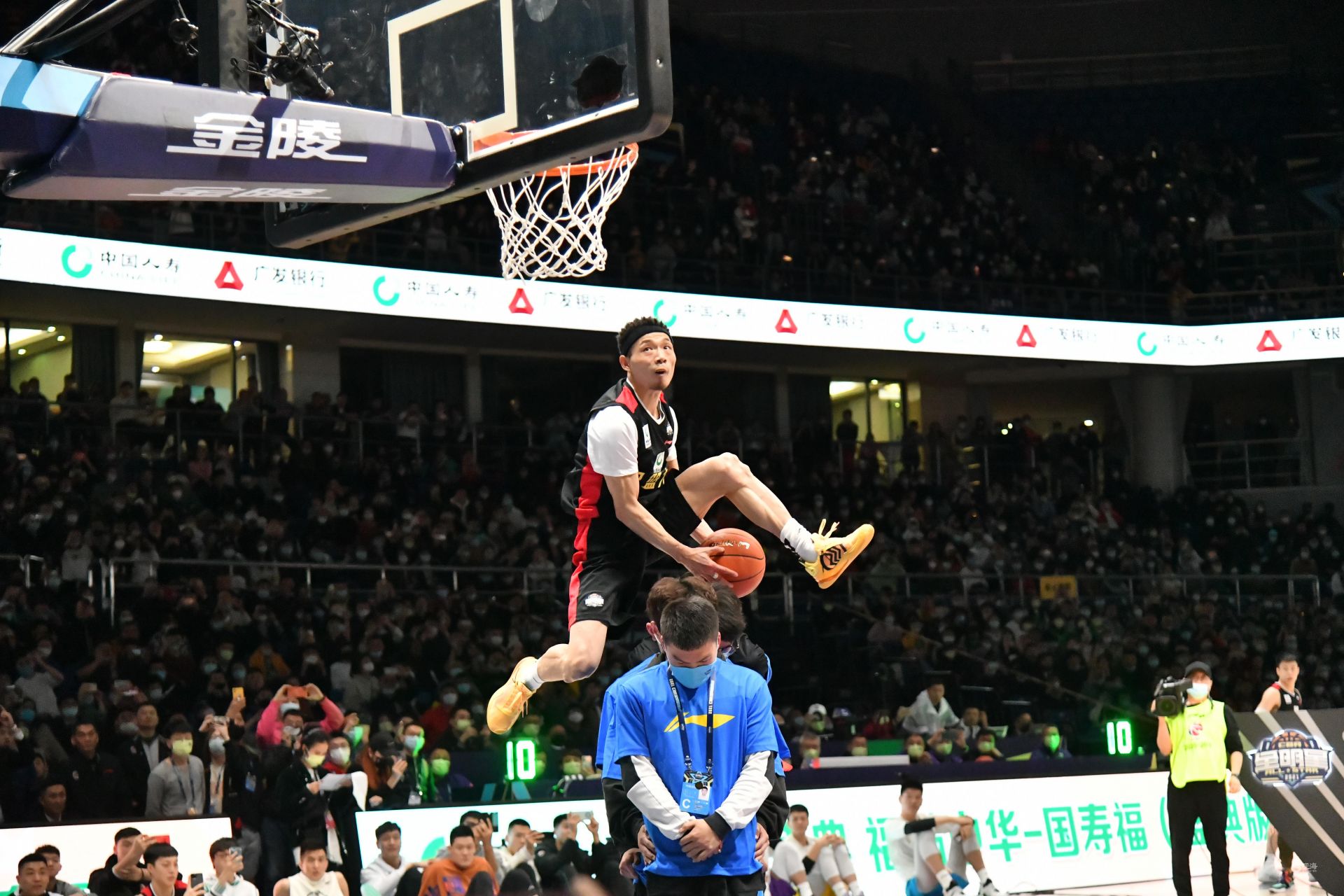 约耐克这件 约耐克这件